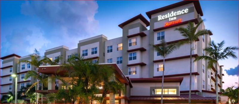 Residence Inn By Marriott Miami West/Fl Turnpike Хайлія Гарденс Екстер'єр фото